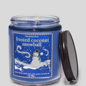 Bath & Body Works Frosted Coconut Snowball Candle Single Wick Mason- Blue & Gold